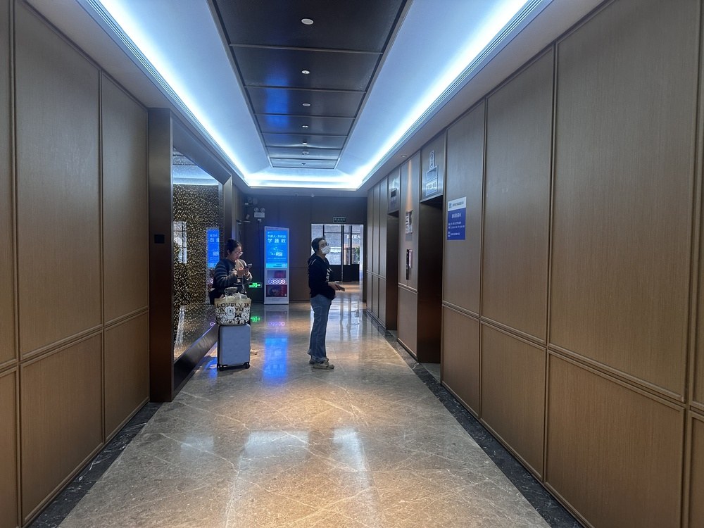 电梯厅1